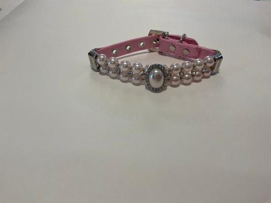 Pearl Collar with Large Oval Pearl centre - Pink