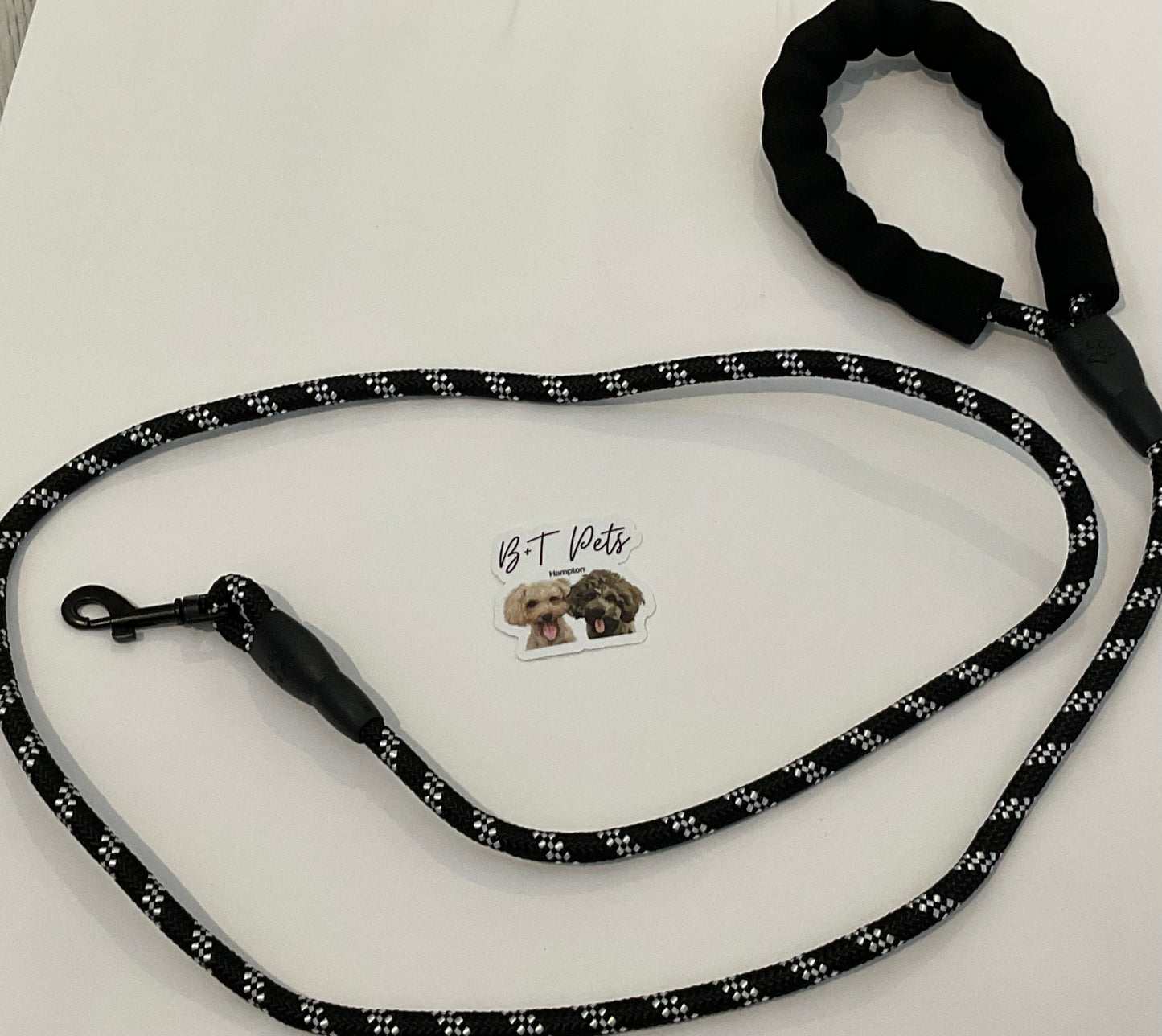 Reflective Lead with Foam Handle - Black