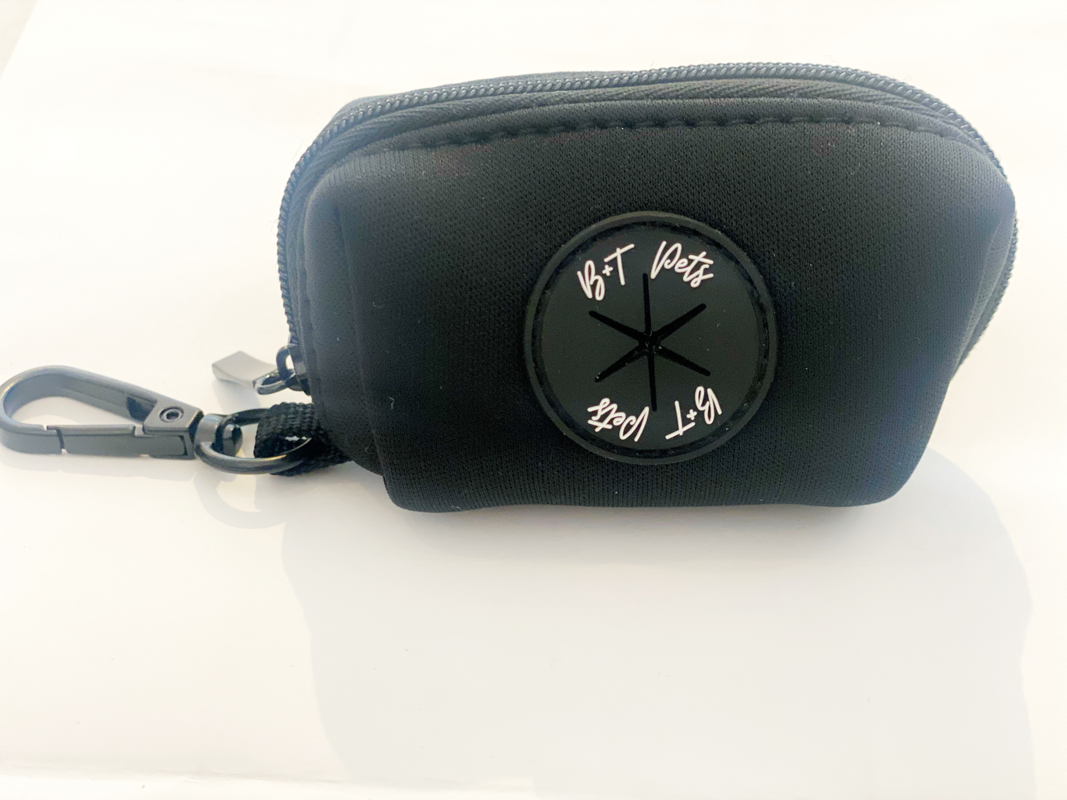 B+T Pets Neoprene Poop Bag Holder Noir