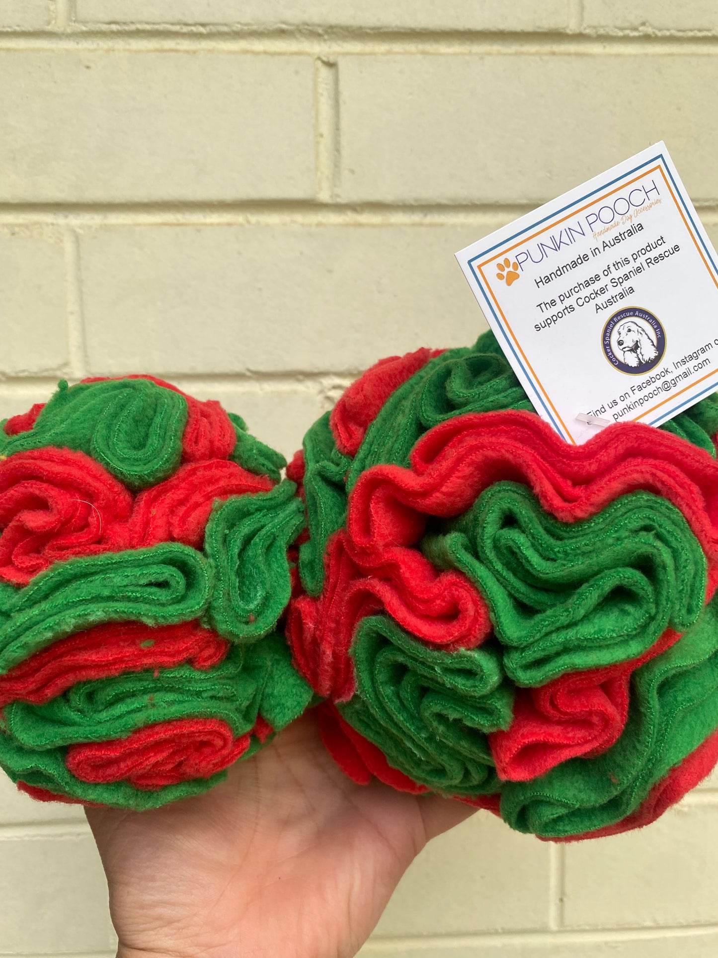 Christmas Snuffle Ball 10cm