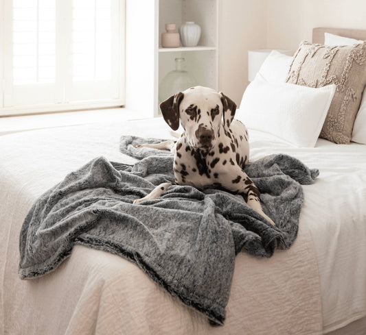 Superior Pets Calming Pet Blanket Artic Faux Fur Water Resistant Large