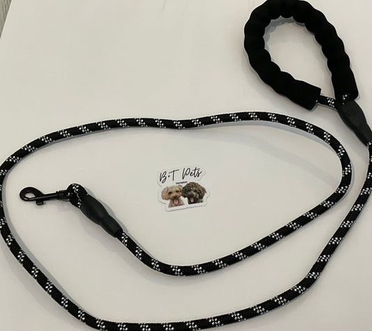 Reflective Lead with Foam Handle - Black